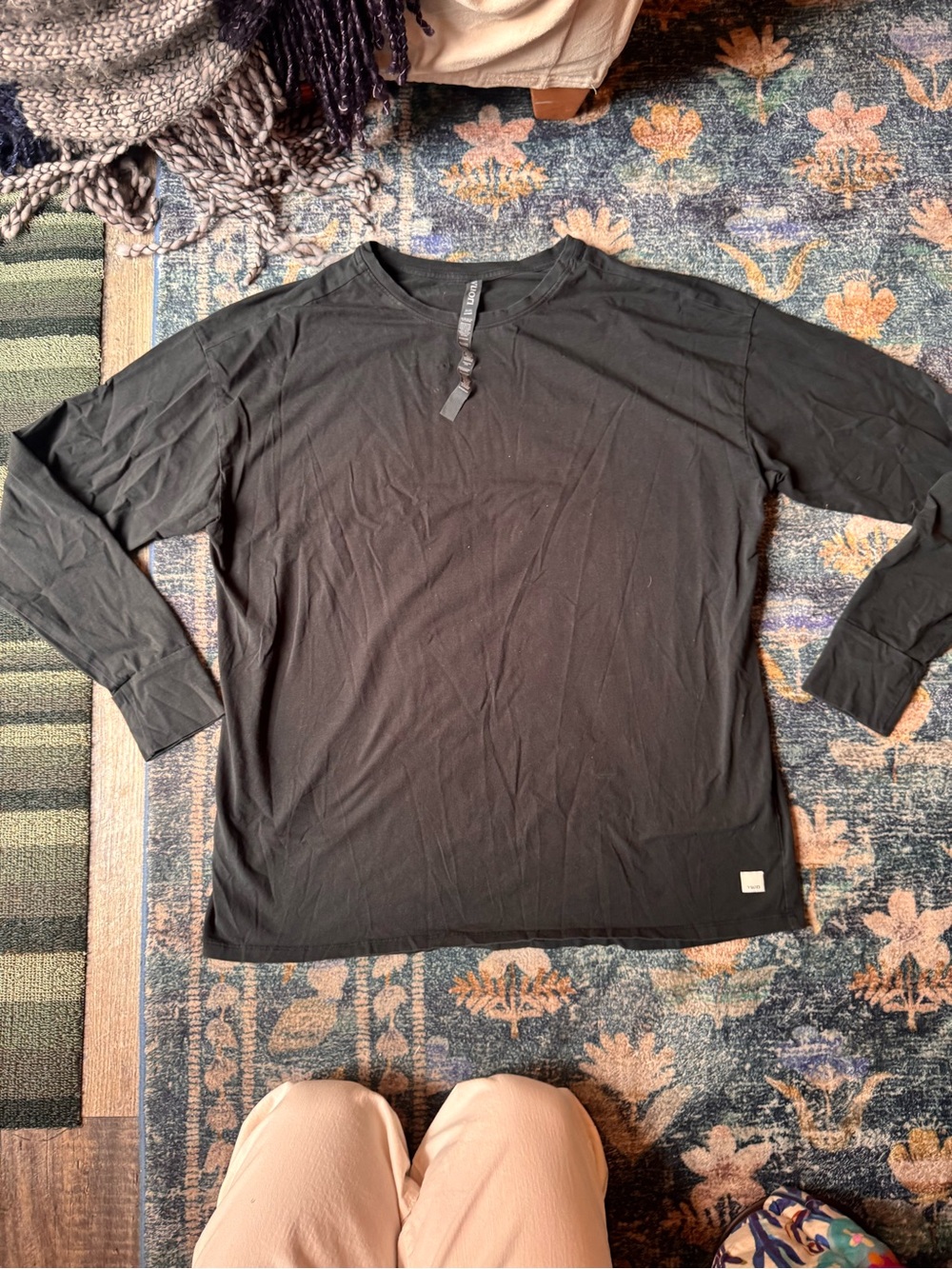 Vuori Feather Tee in Washed Black Long-Sleeve Relaxed Crew Tee - Picture 2 of 7